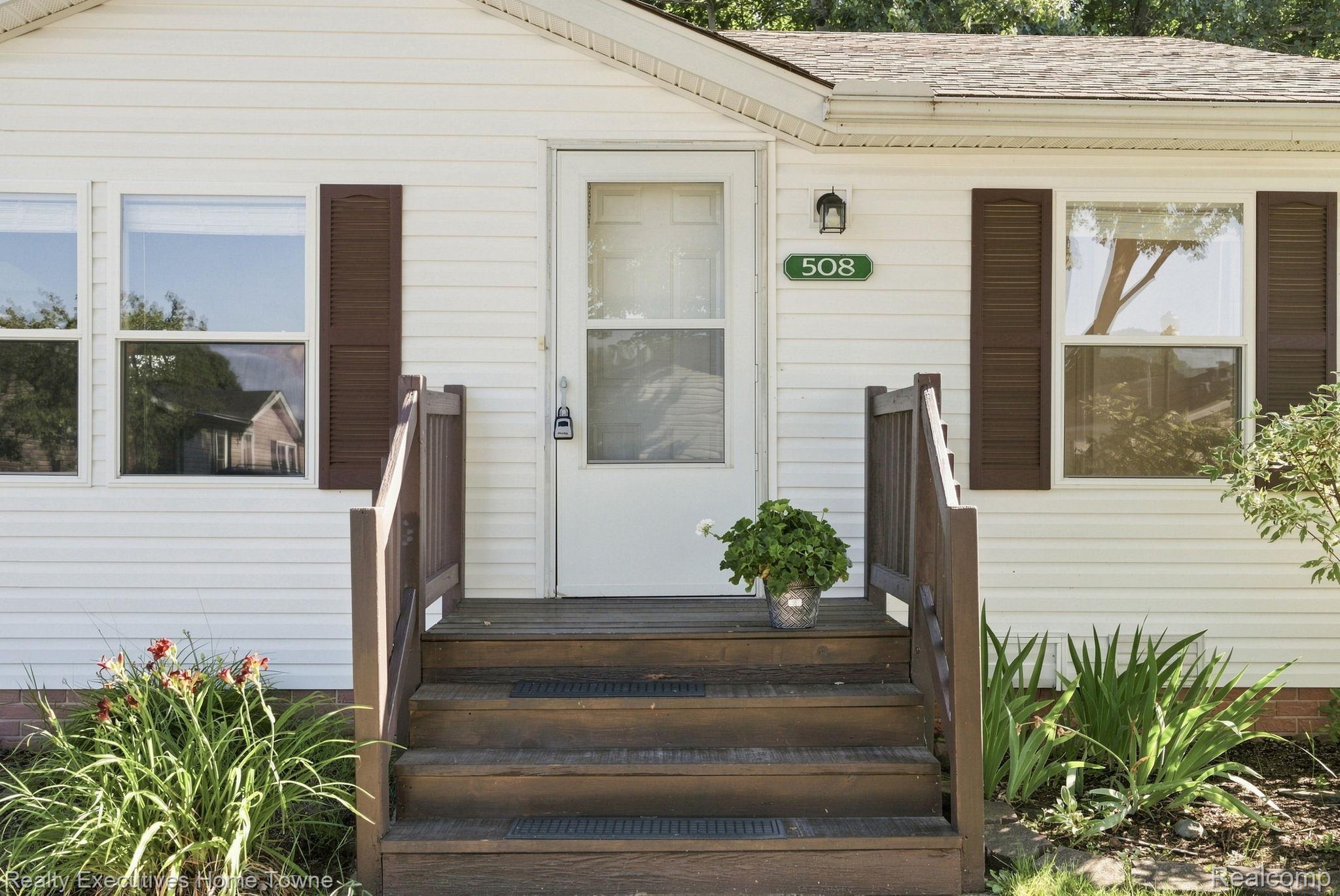 508 Bush Lake Lane