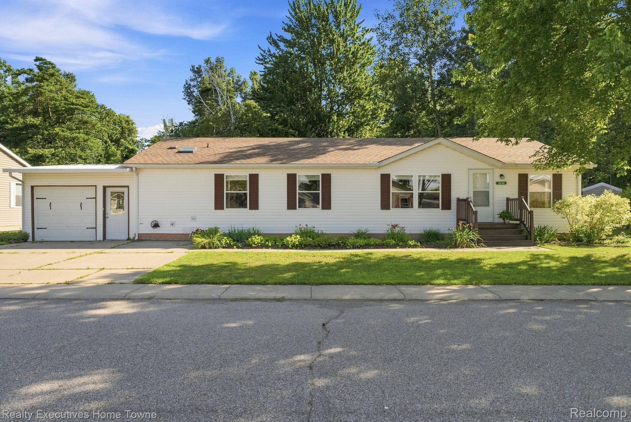 508 Bush Lake Lane