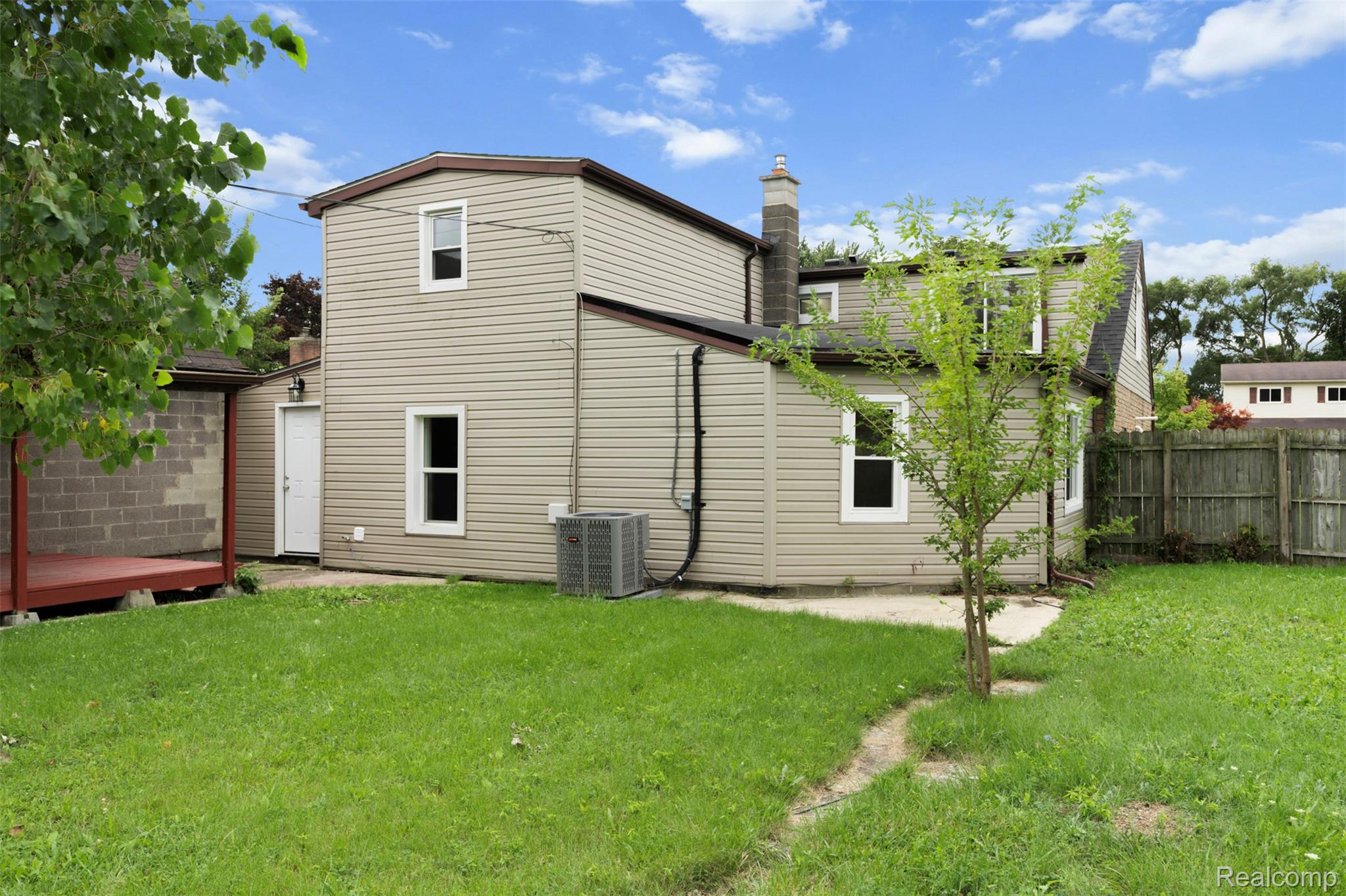 St Clair Shores City, Michigan 48082, United States, 5 Bedrooms Bedrooms, ,3 BathroomsBathrooms,Residential,Active,219943