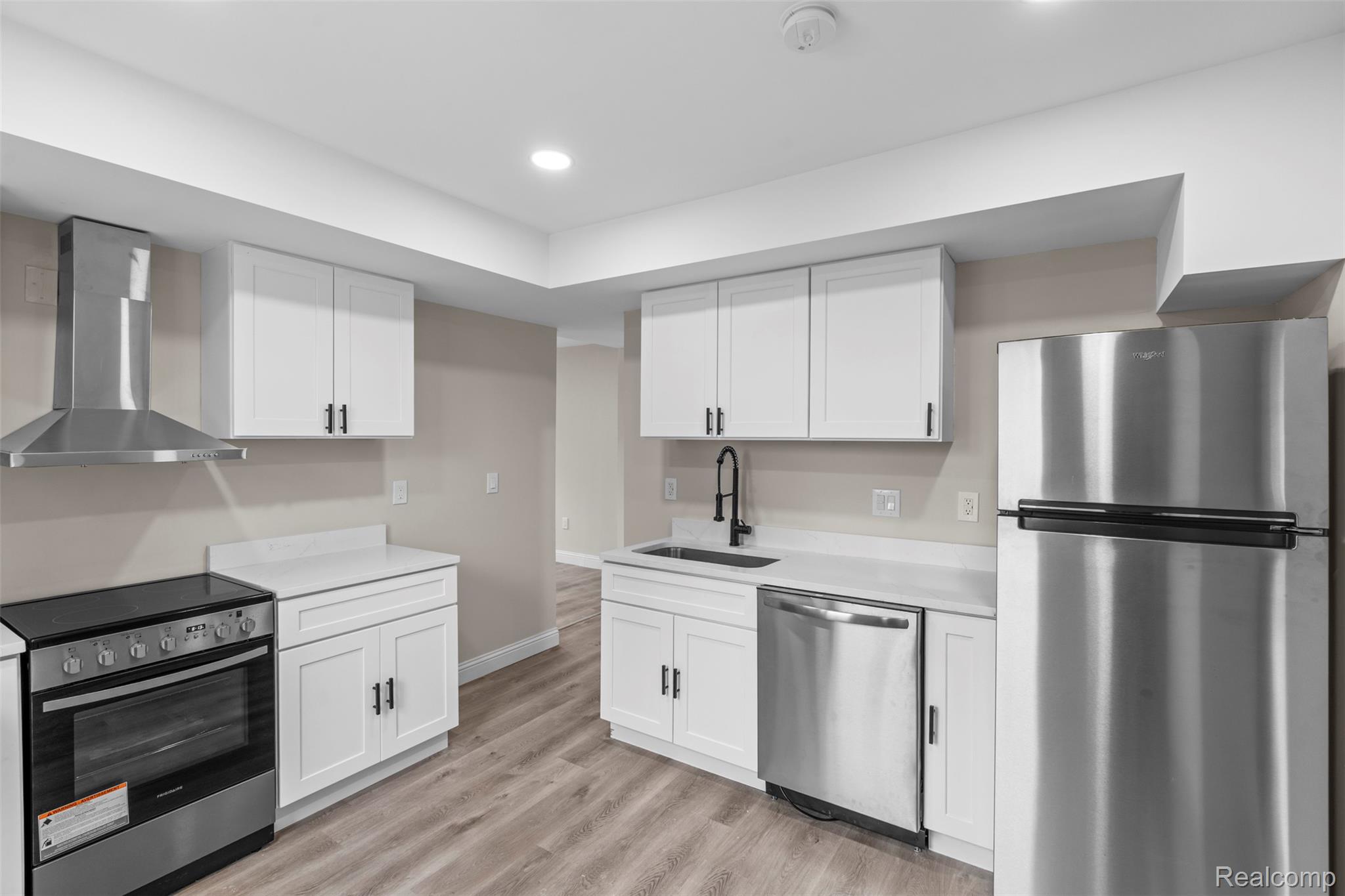 St Clair Shores City, Michigan 48082, United States, 5 Bedrooms Bedrooms, ,3 BathroomsBathrooms,Residential,Active,219943