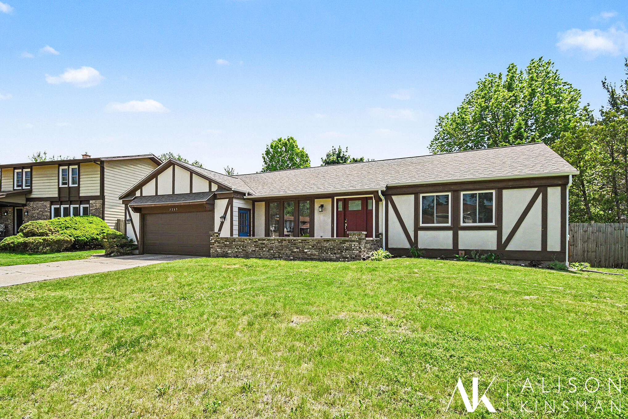 5289 Queensbury Drive SE