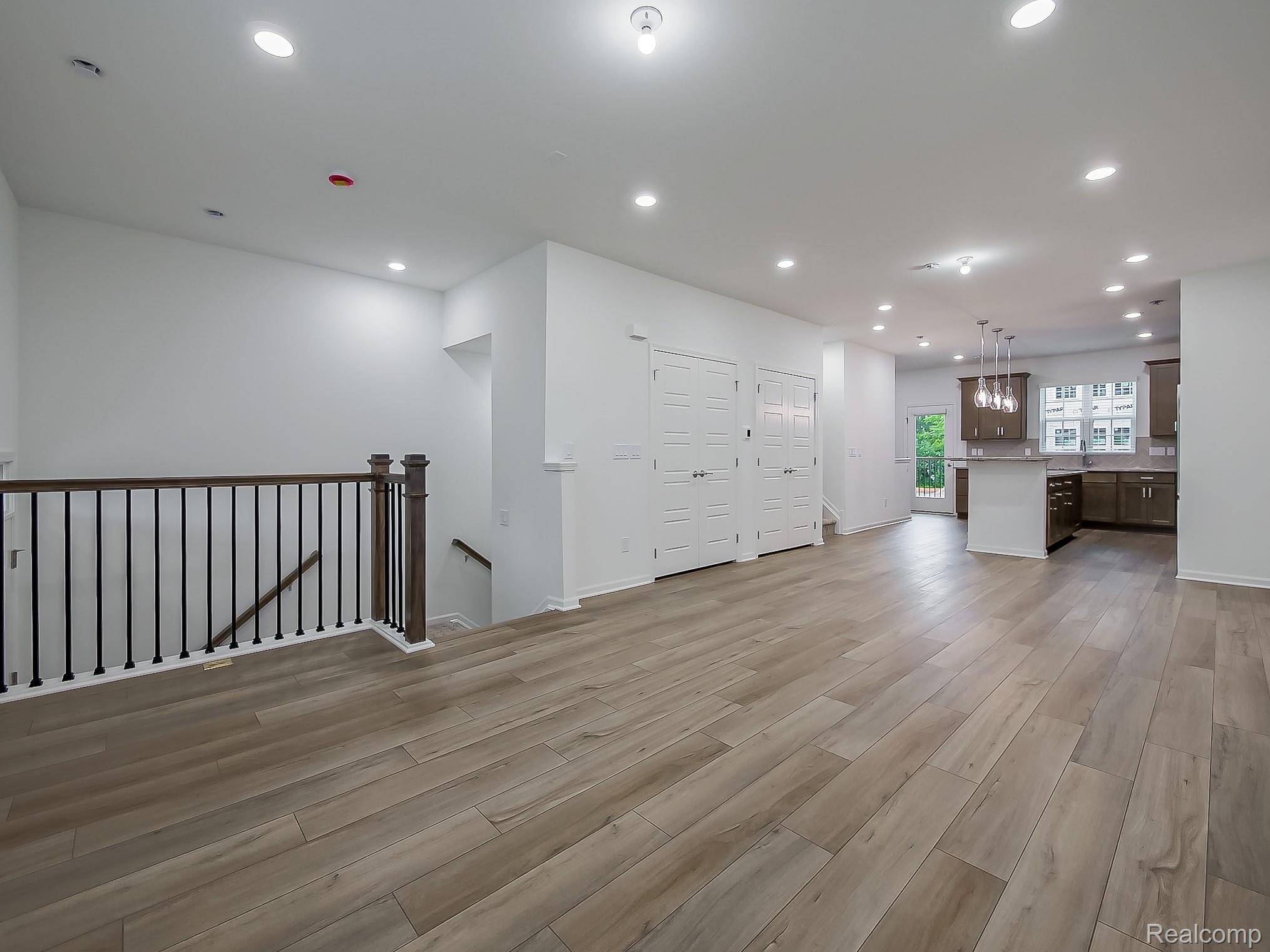 326 N Sydney Ct