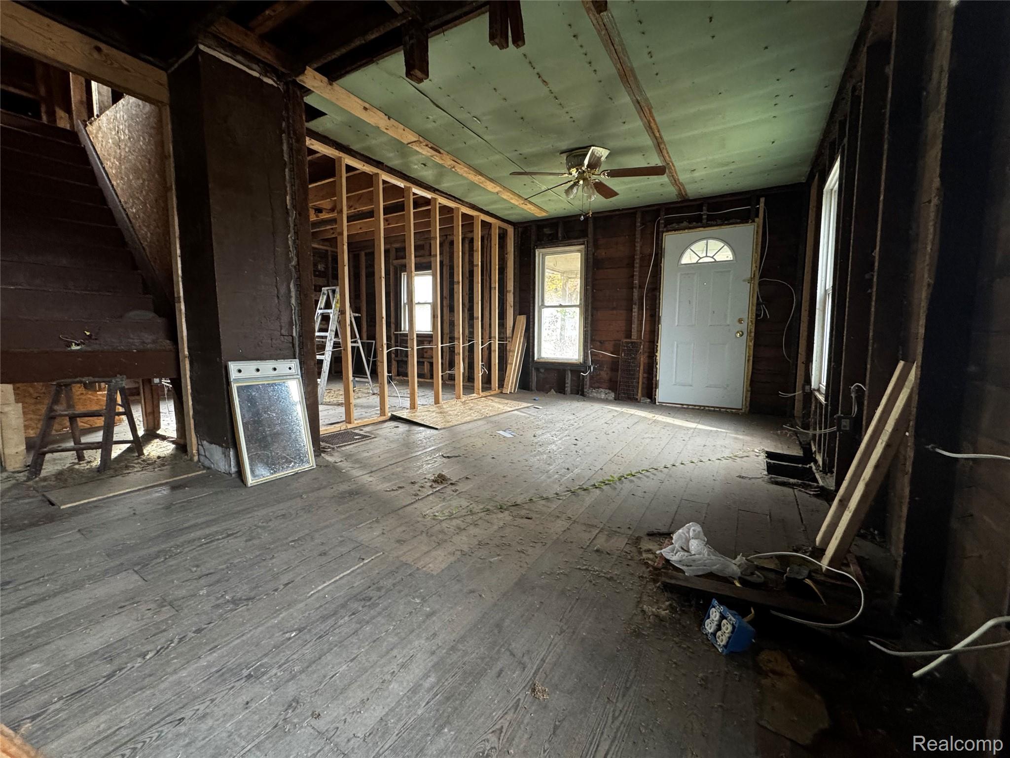 637 S Clemens Avenue