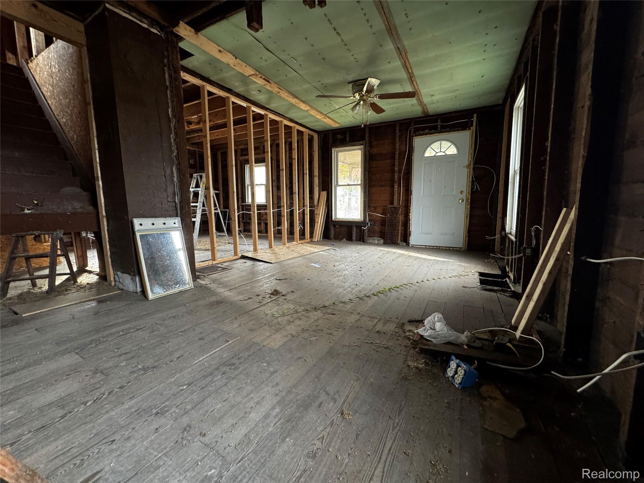 637 S Clemens Avenue