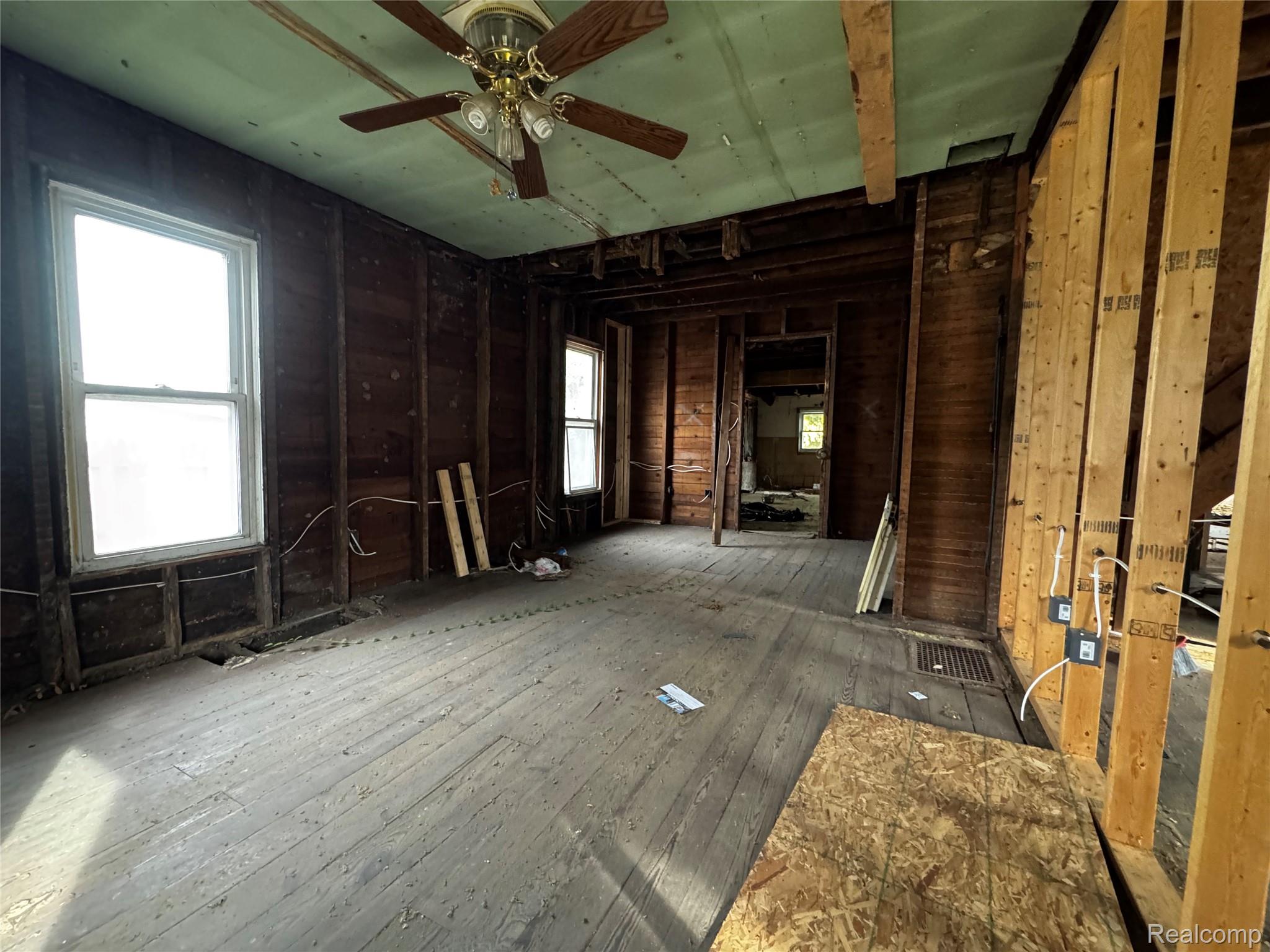 637 S Clemens Avenue