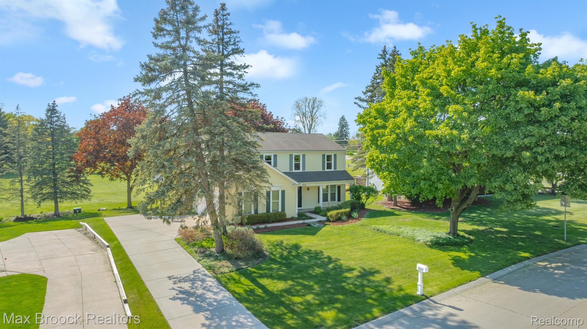 5522 BEAUCHAMP