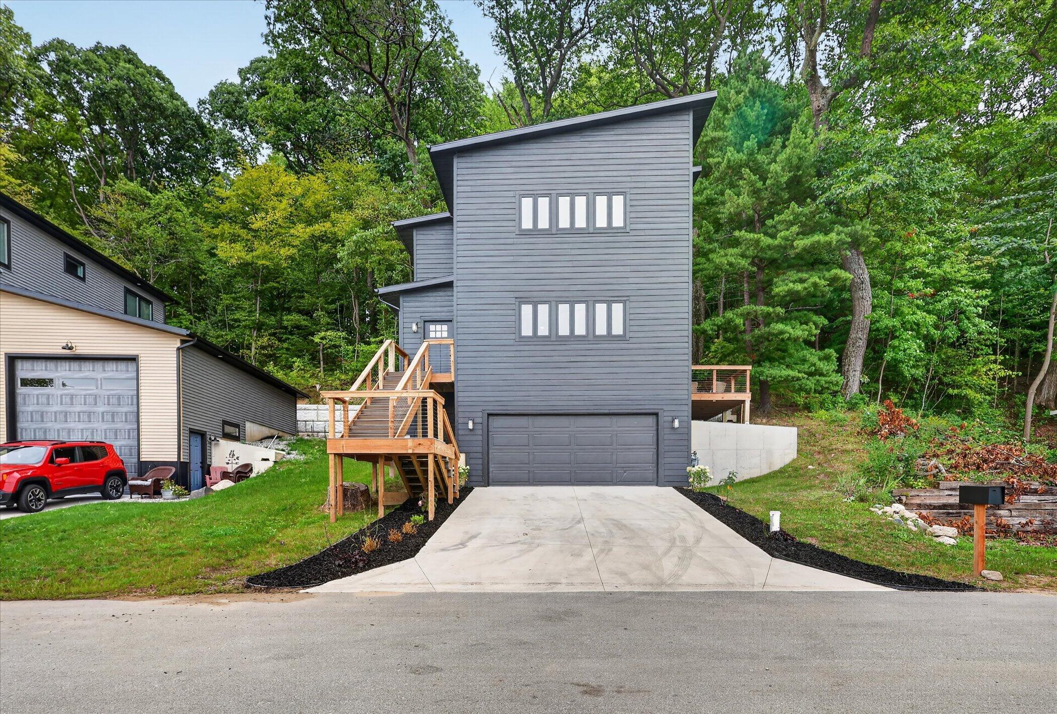 7110 Larned Drive NE