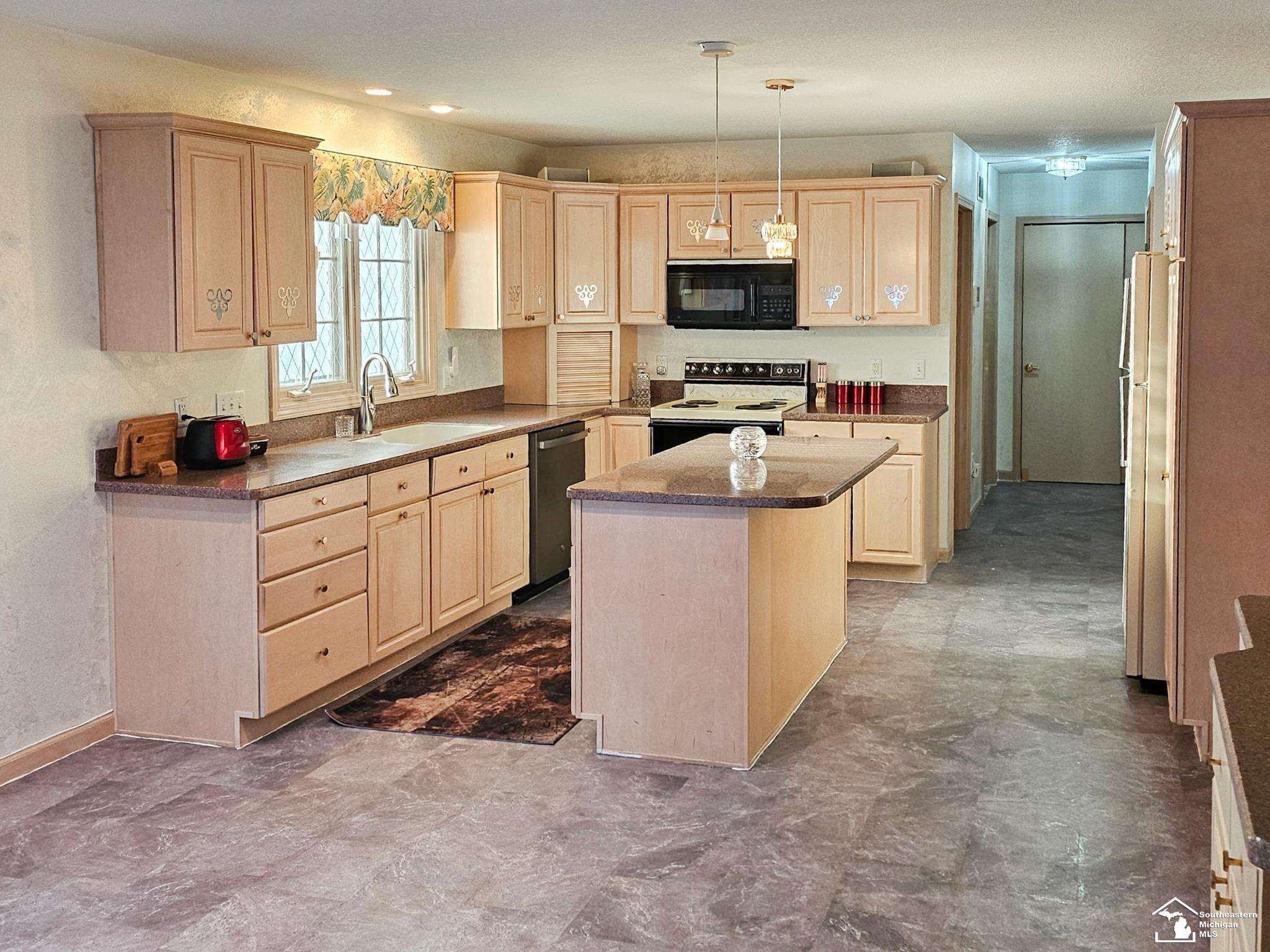 7365 Hidden Valley Drive