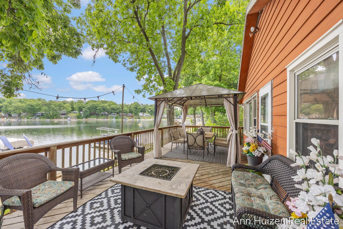 11415 Oak Drive
