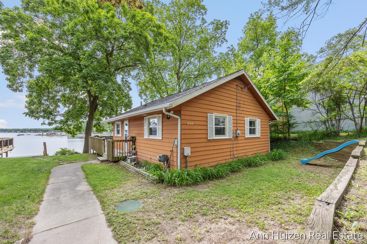 11415 Oak Drive