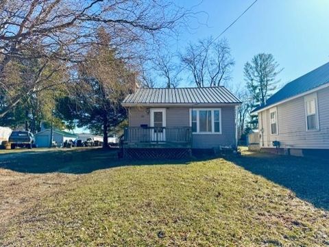 348 N Grover Avenue Alma City MI 48801