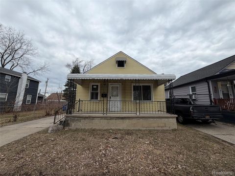 8249 Packard Avenue Warren City MI 48089