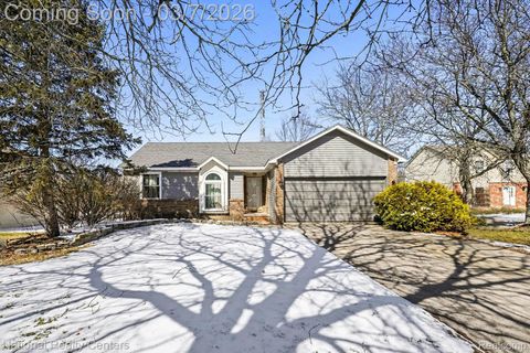 2510 Wenona Drive Wixom City MI 48393