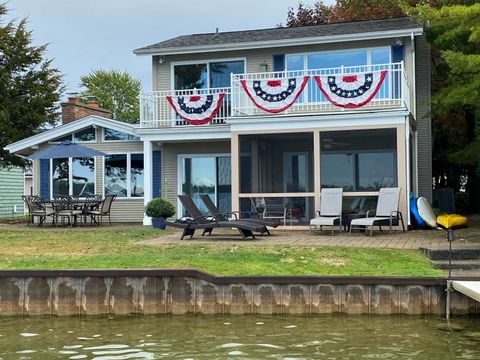 13200 Log Cabin Point Fenton Charter Township MI 48430