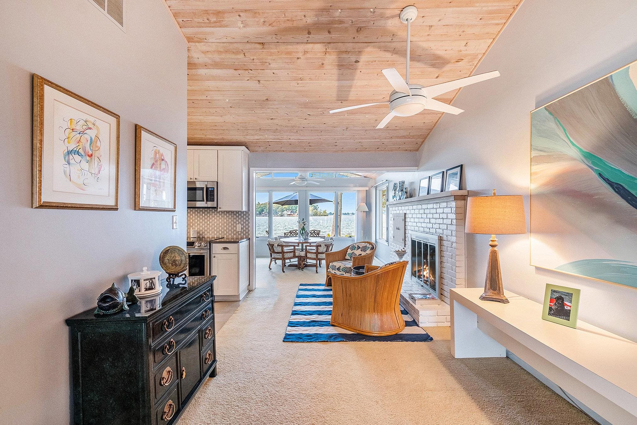13200 Log Cabin Point