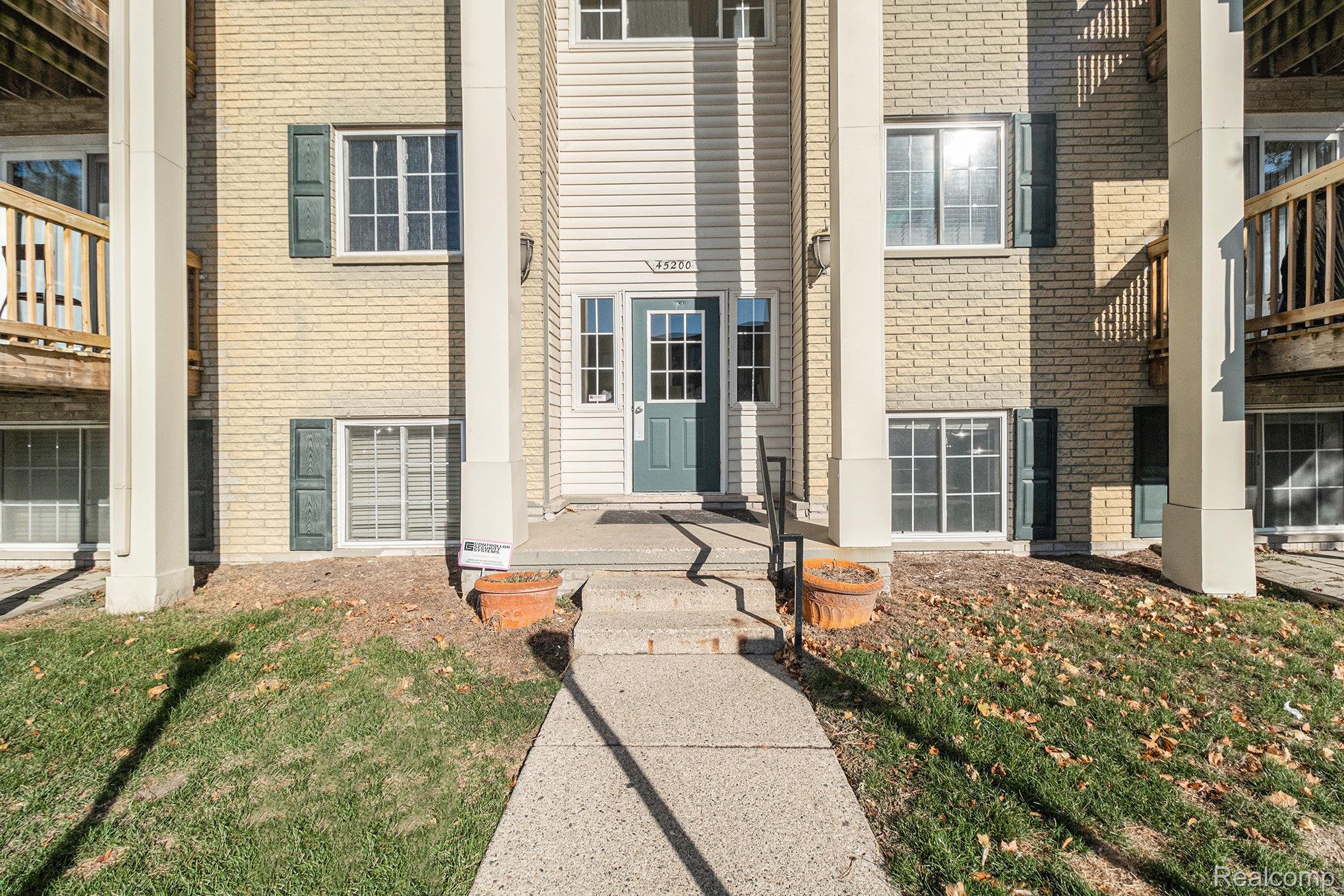 45200 Keding Street 101