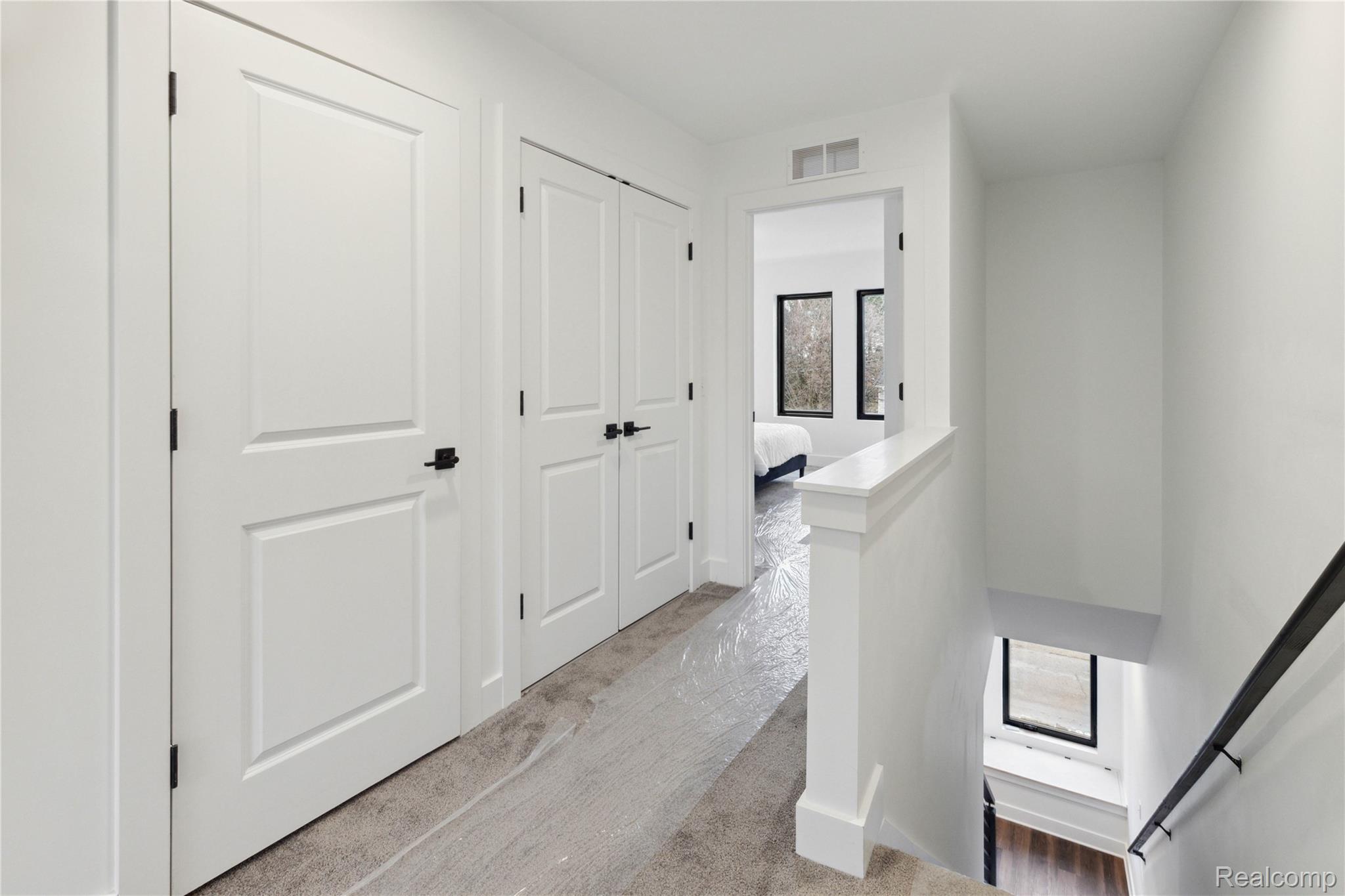 Detroit City, Michigan 48206, United States, 2 Bedrooms Bedrooms, ,3 BathroomsBathrooms,Residential,Active,155529