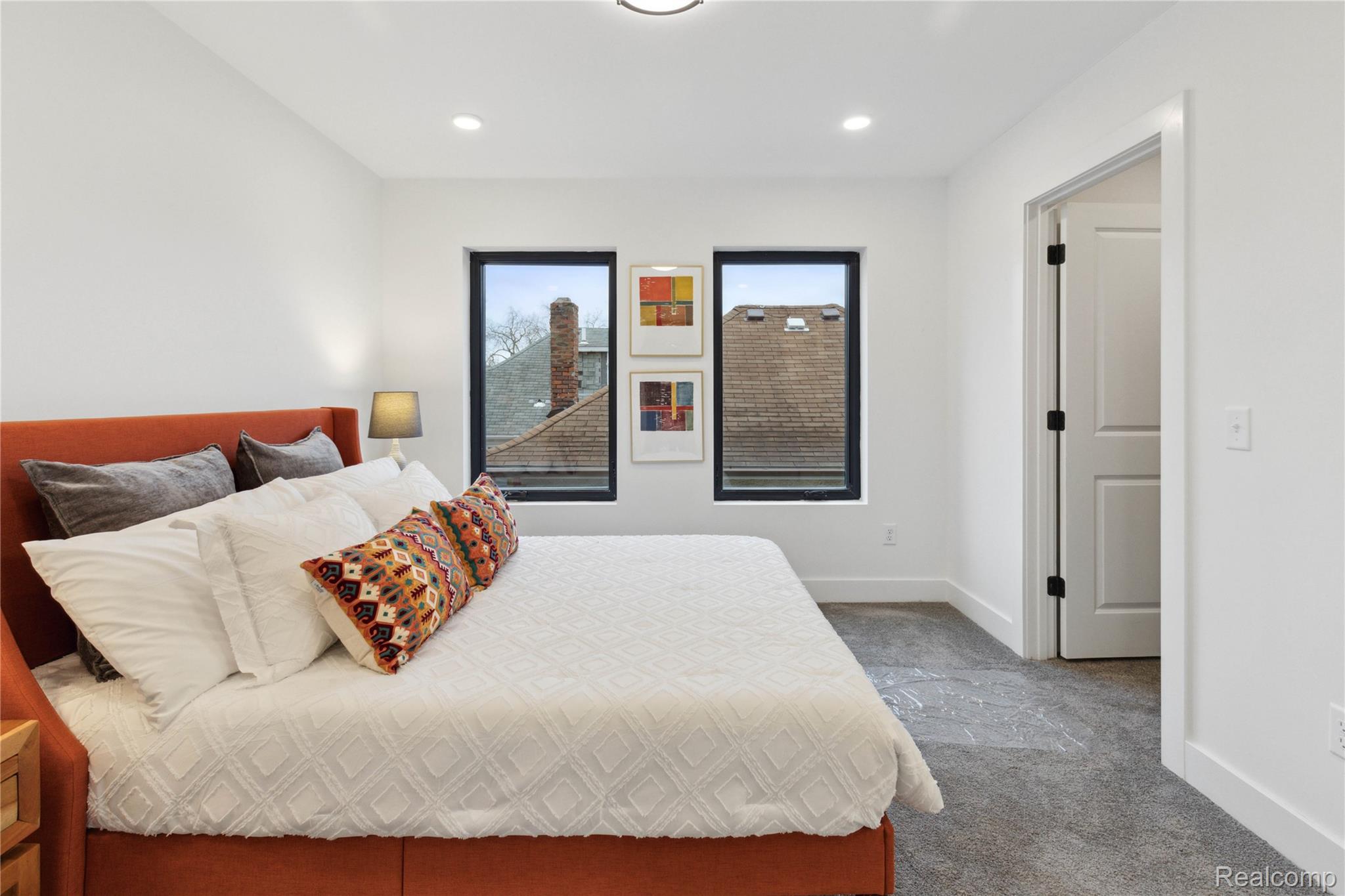 Detroit City, Michigan 48206, United States, 2 Bedrooms Bedrooms, ,3 BathroomsBathrooms,Residential,Active,155529