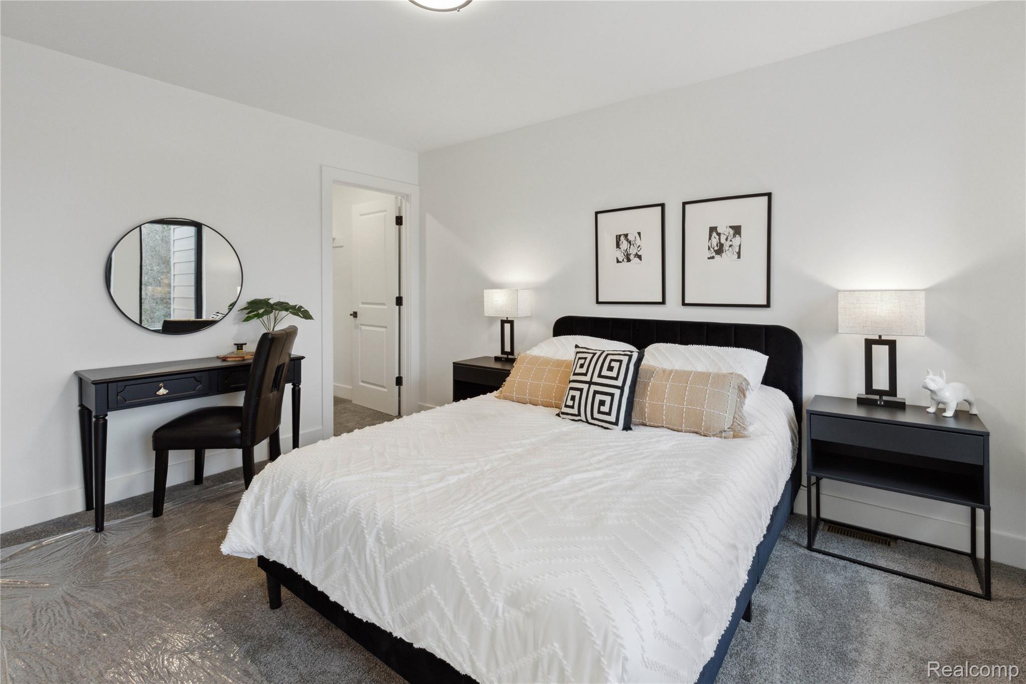 Detroit City, Michigan 48206, United States, 2 Bedrooms Bedrooms, ,3 BathroomsBathrooms,Residential,Active,155529