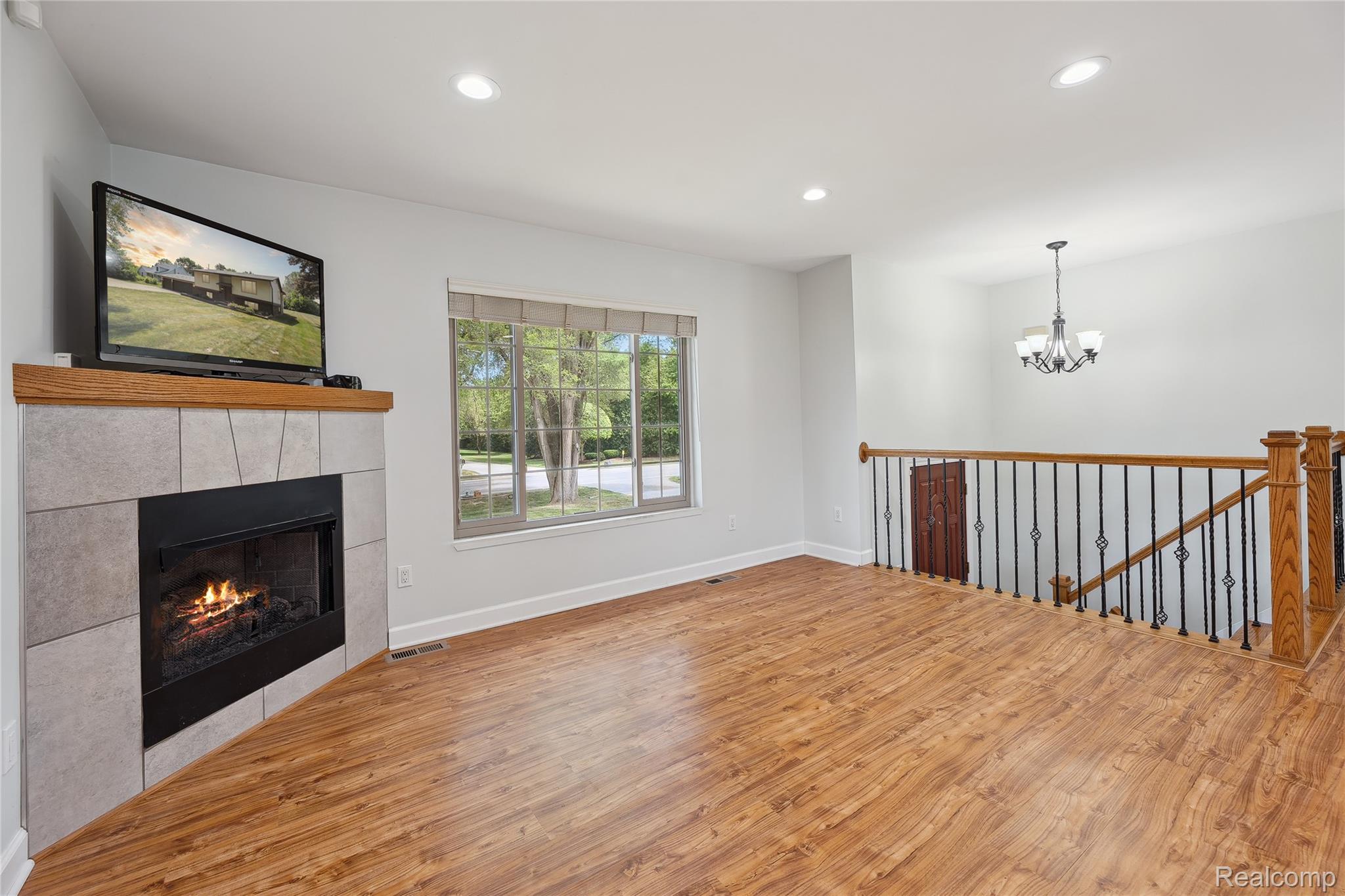 3395 W Maple Road