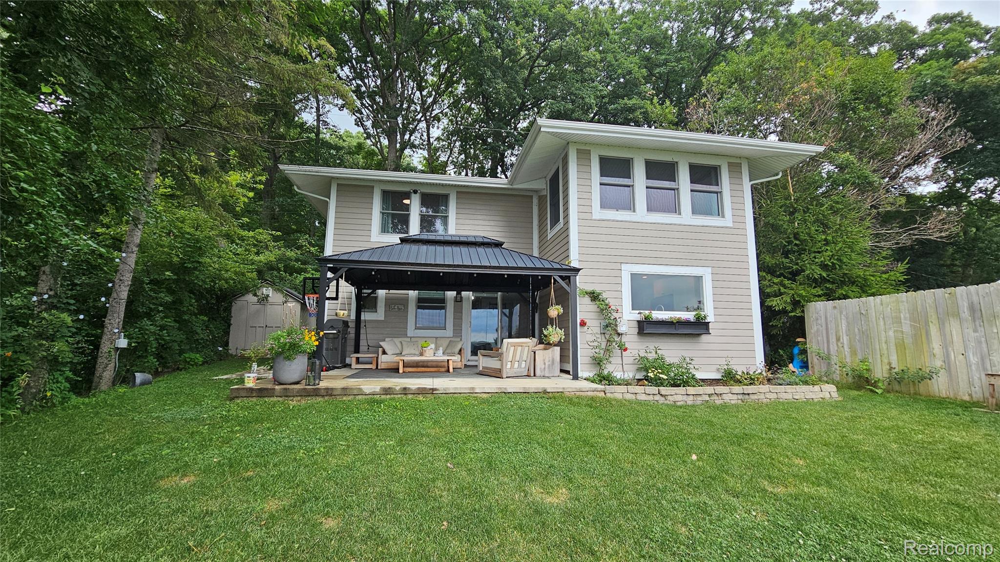 5616 Joslin Lake Drive