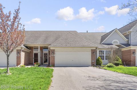 5485 GREENWAY Drive 81 Trenton City MI 48183