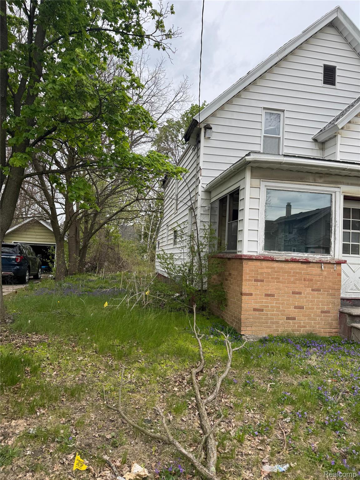 1359 Roosevelt Avenue
