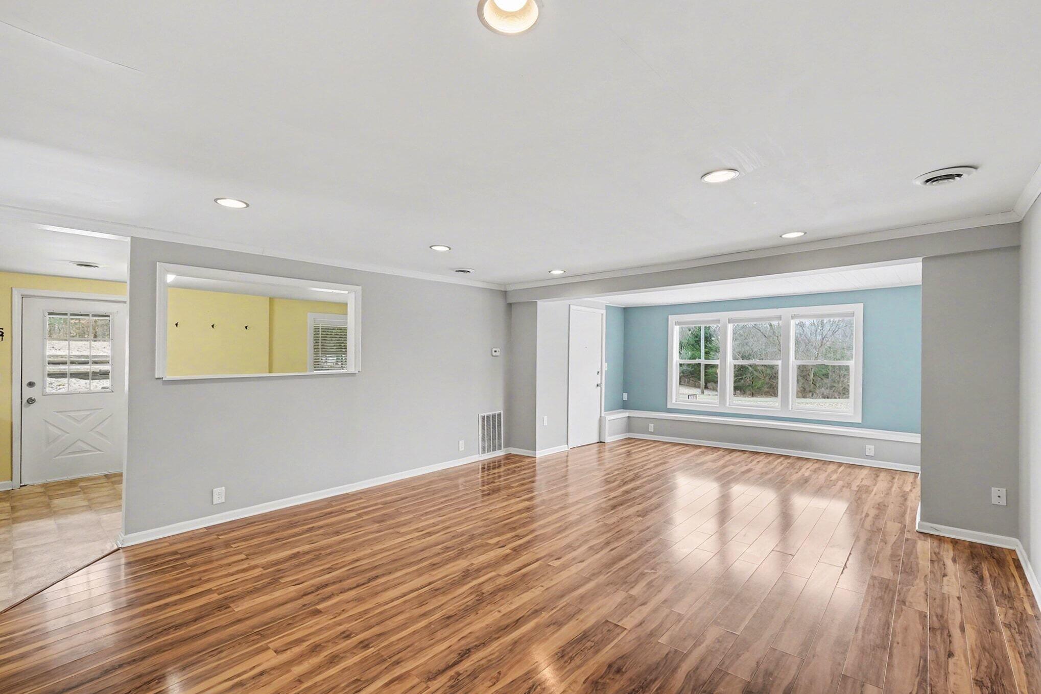 10990 Summit Avenue NE