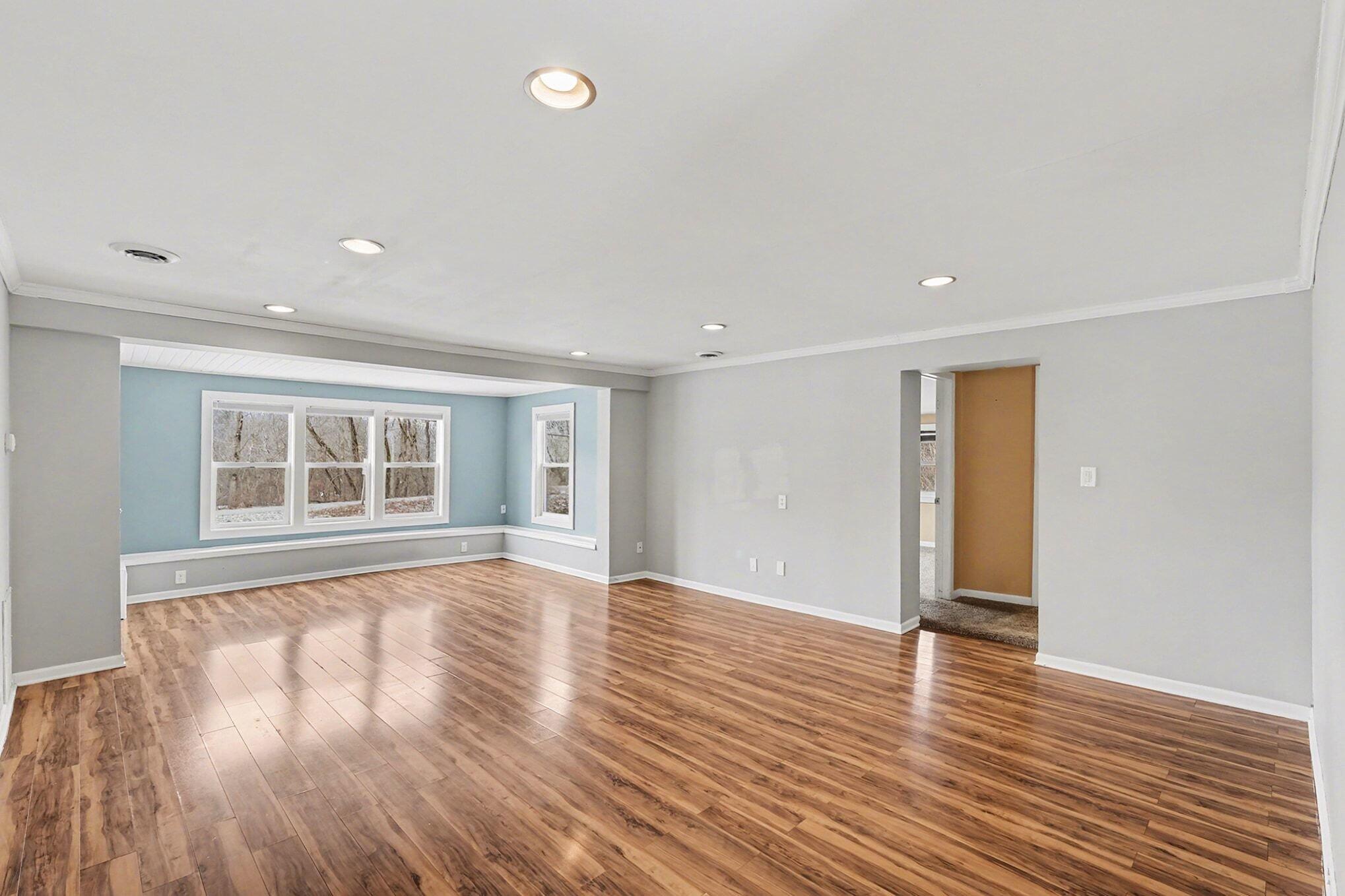 10990 Summit Avenue NE