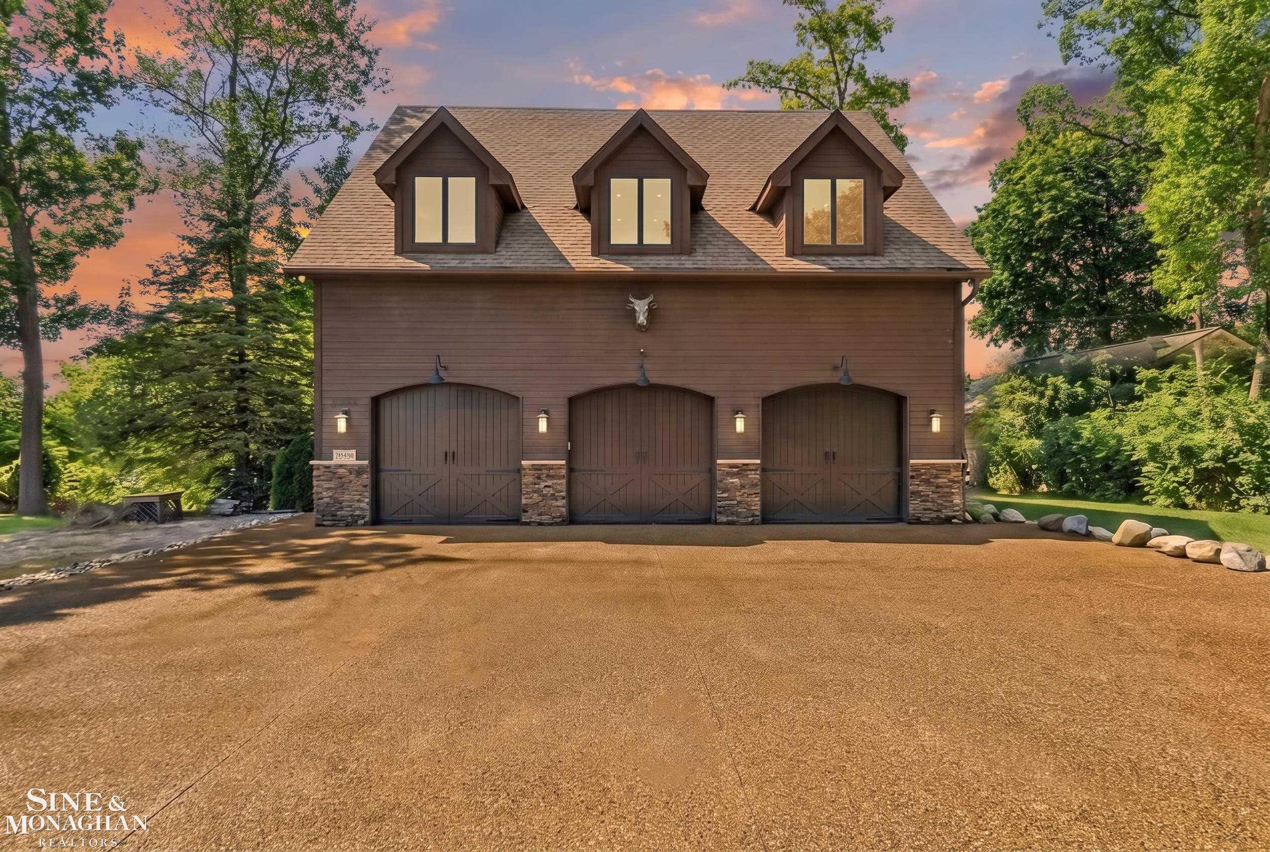 5940 Silver Birch Road