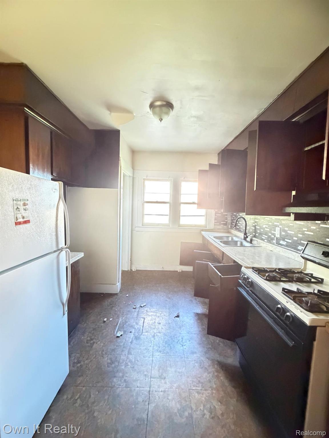 2645 W Grand Street