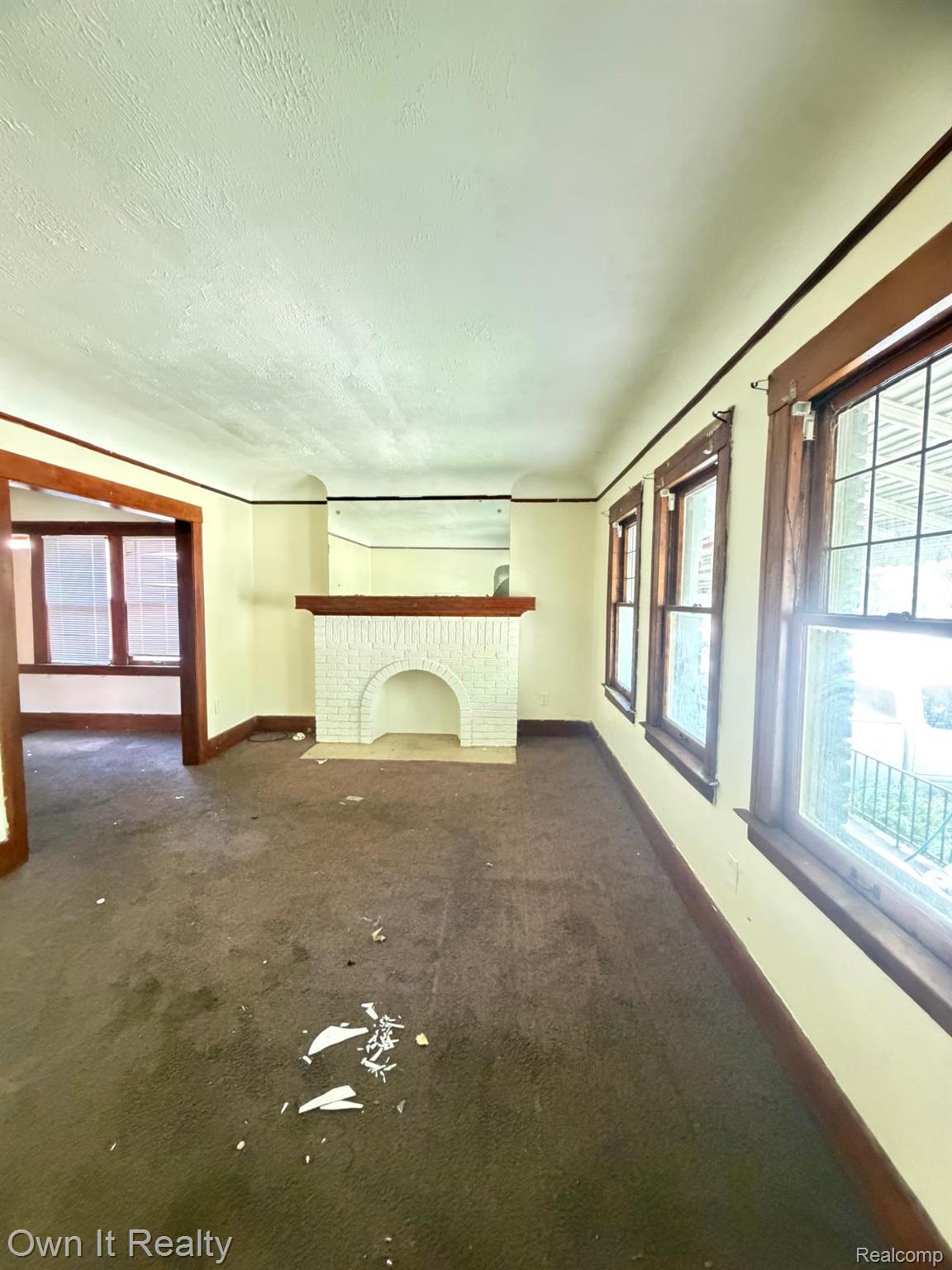 2645 W Grand Street