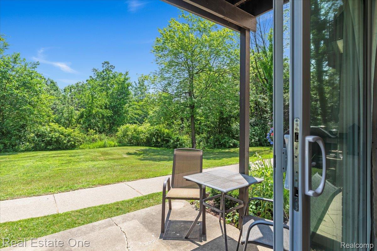 5291 Highland Road 104