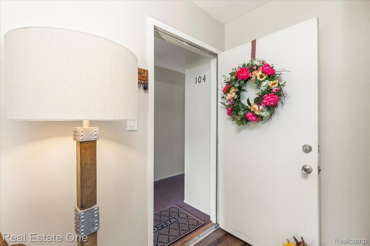 5291 Highland Road 104
