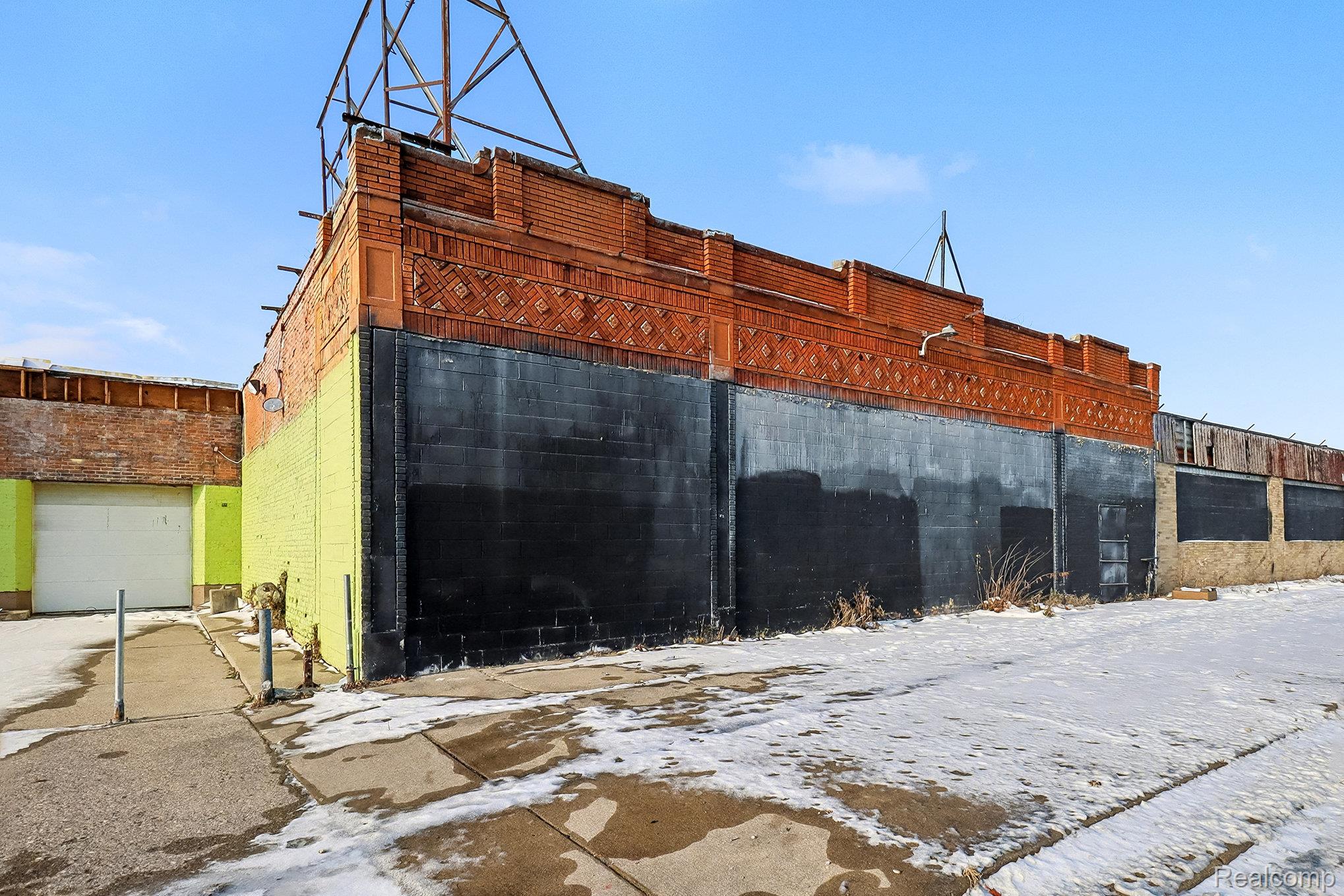 11325 Hamilton Avenue