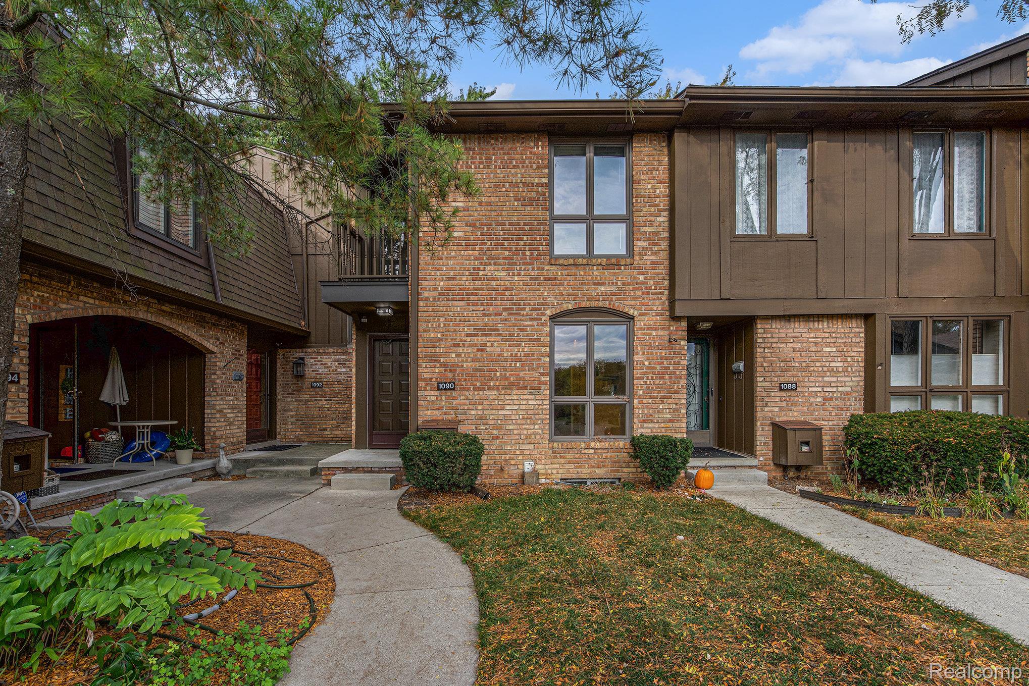 1090 Greenhills Drive