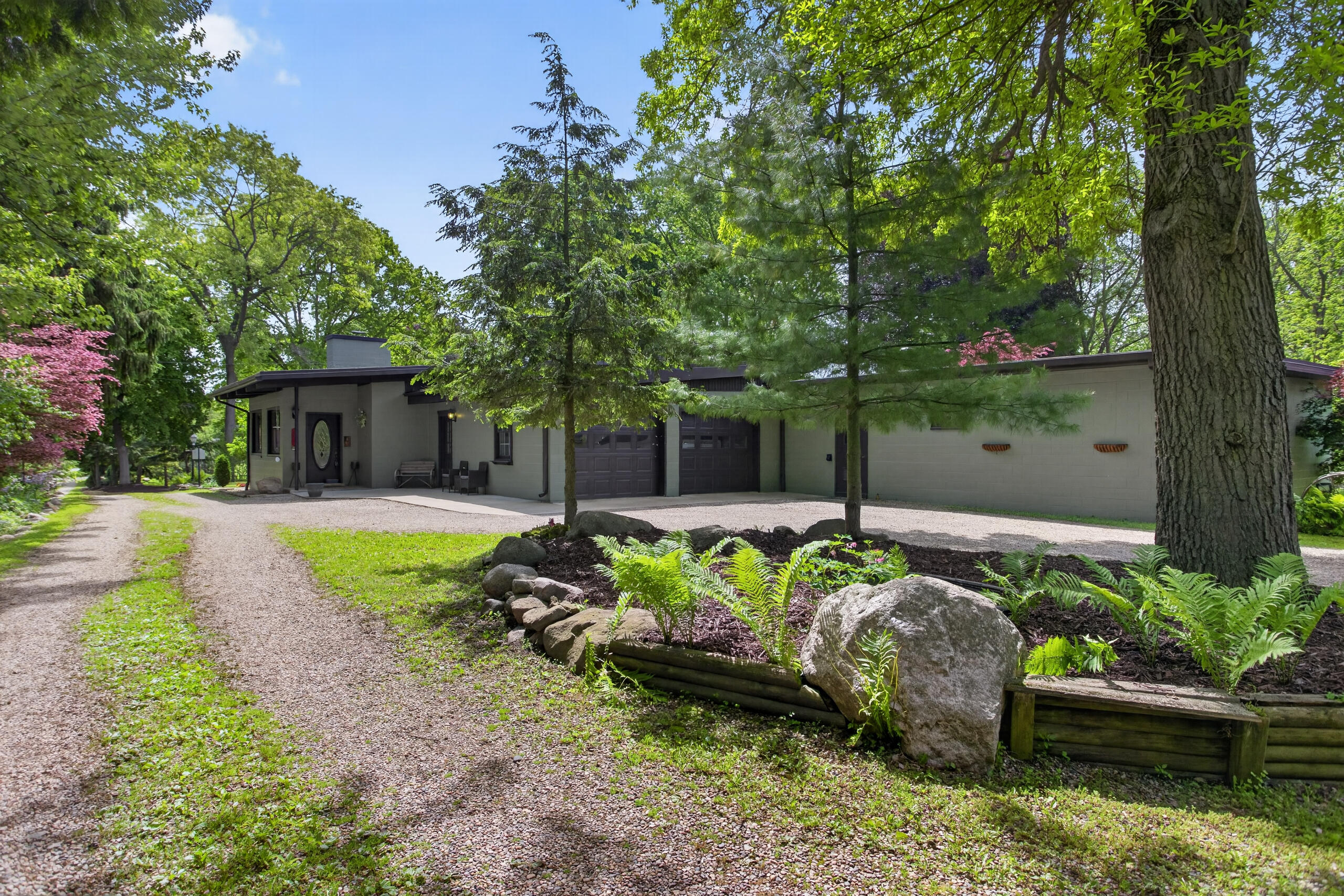 2934 Robinson Road