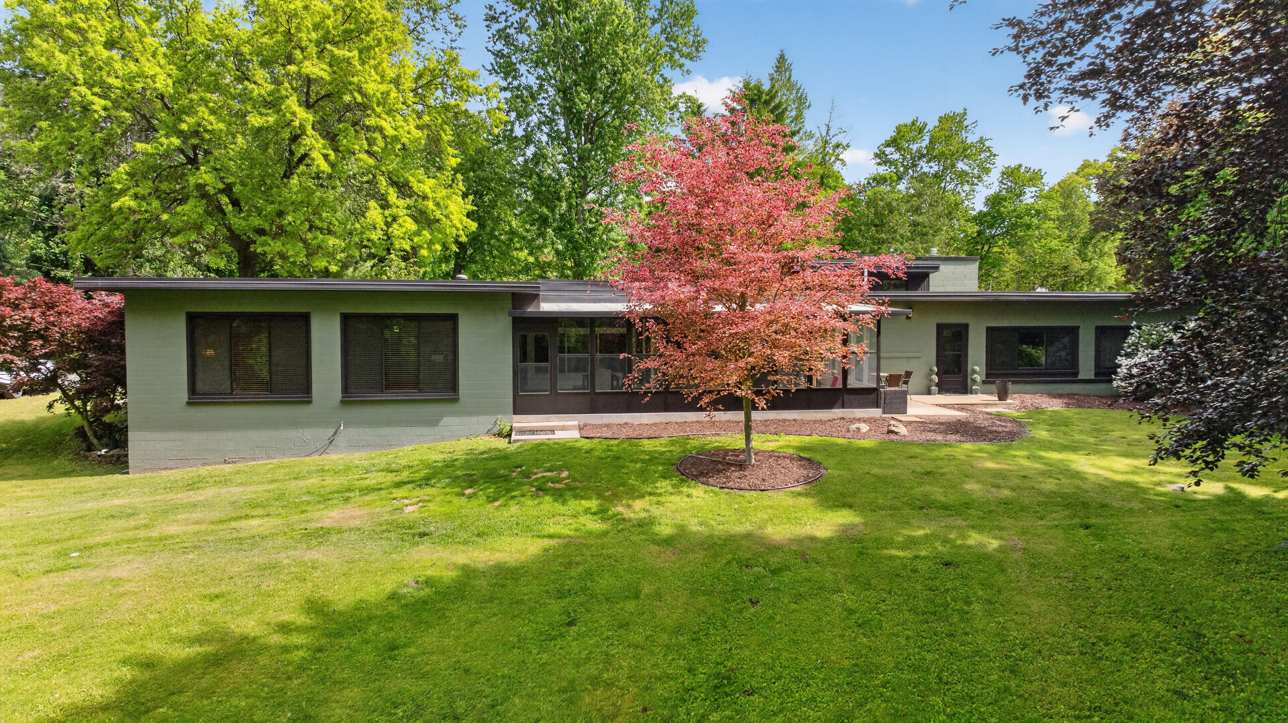 2934 Robinson Road