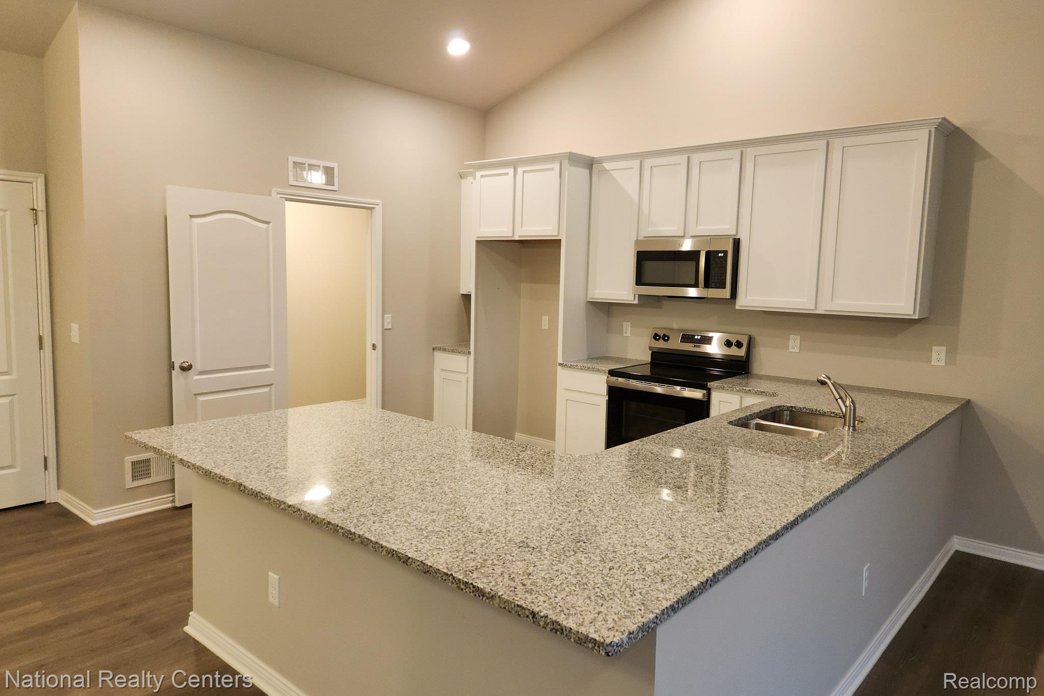 303 Devonshire Drive 7