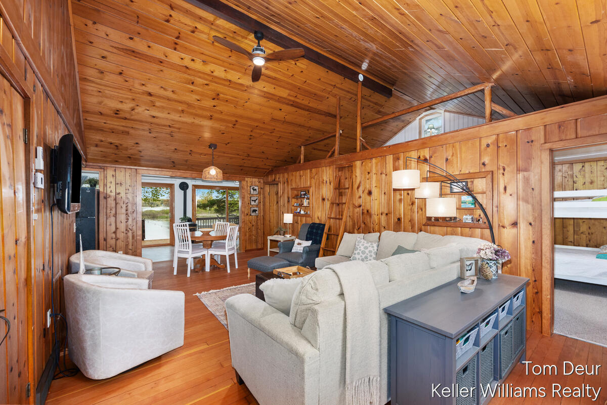 8175 S Island View Drive
