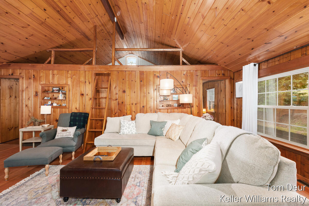8175 S Island View Drive