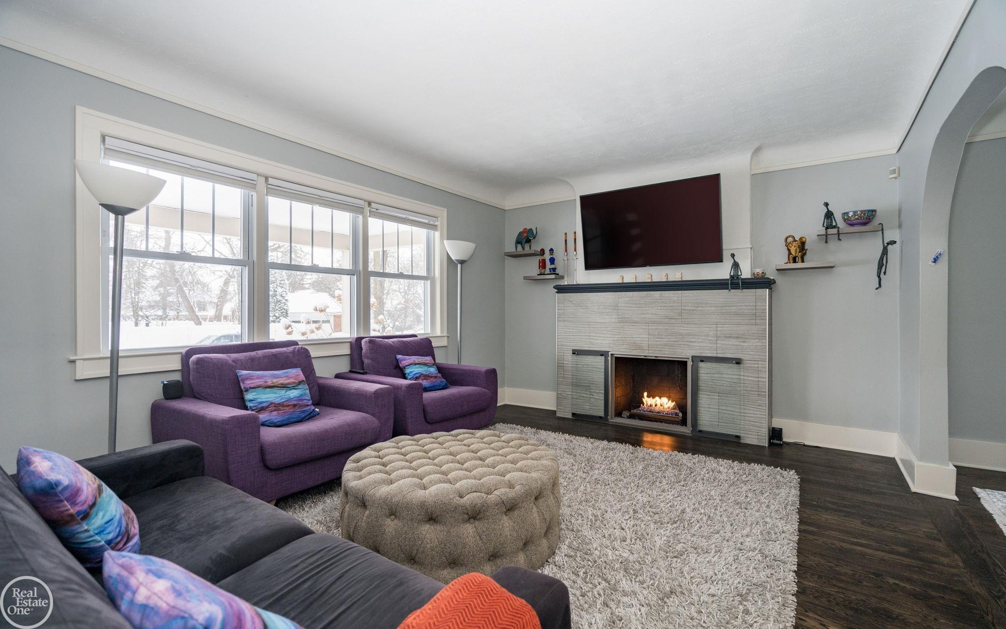 728 W Lincoln Street