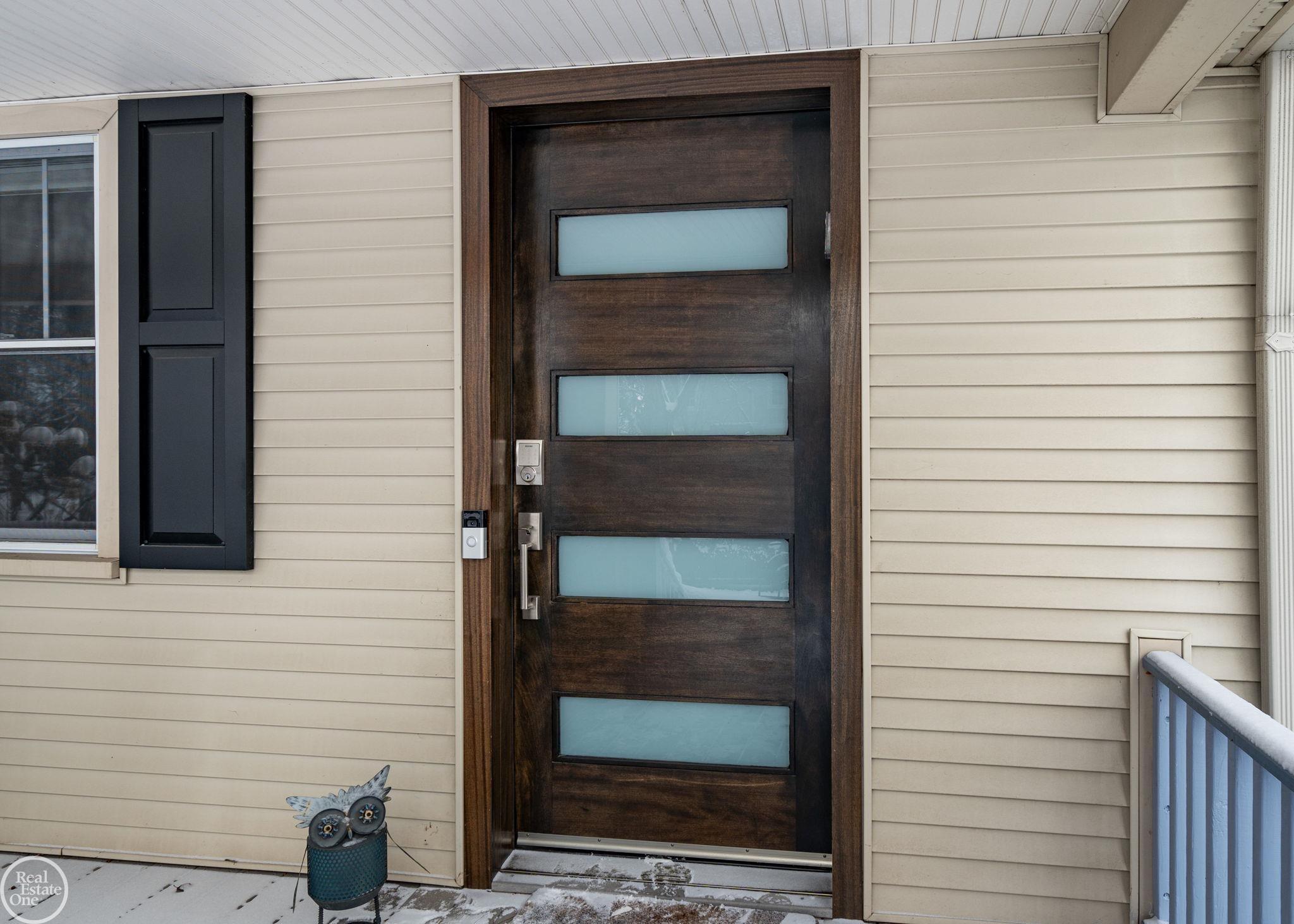 728 W Lincoln Street