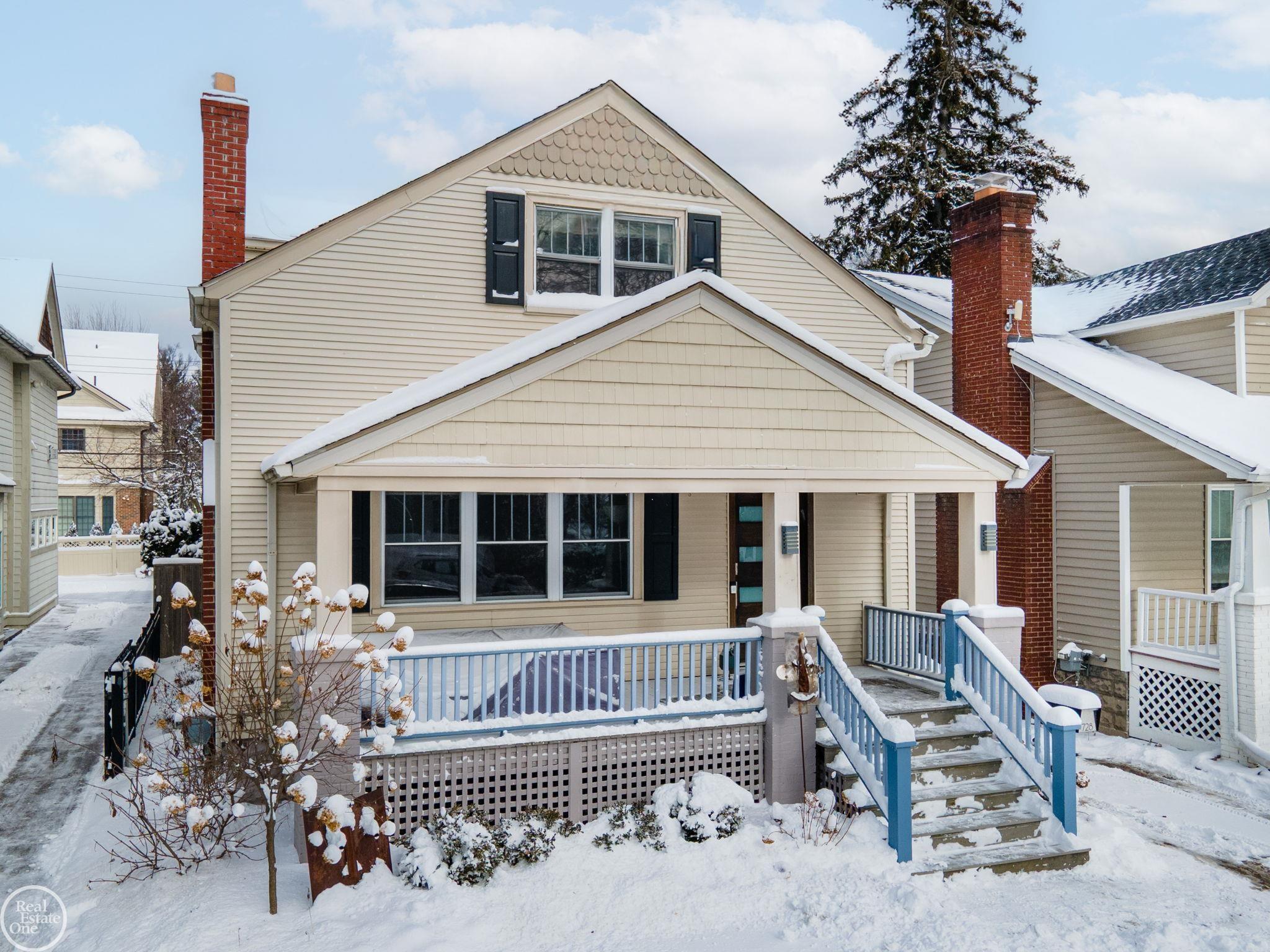 728 W Lincoln Street