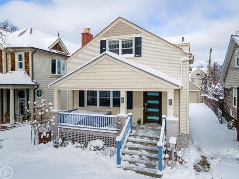 728 W Lincoln Street Birmingham City MI 48009