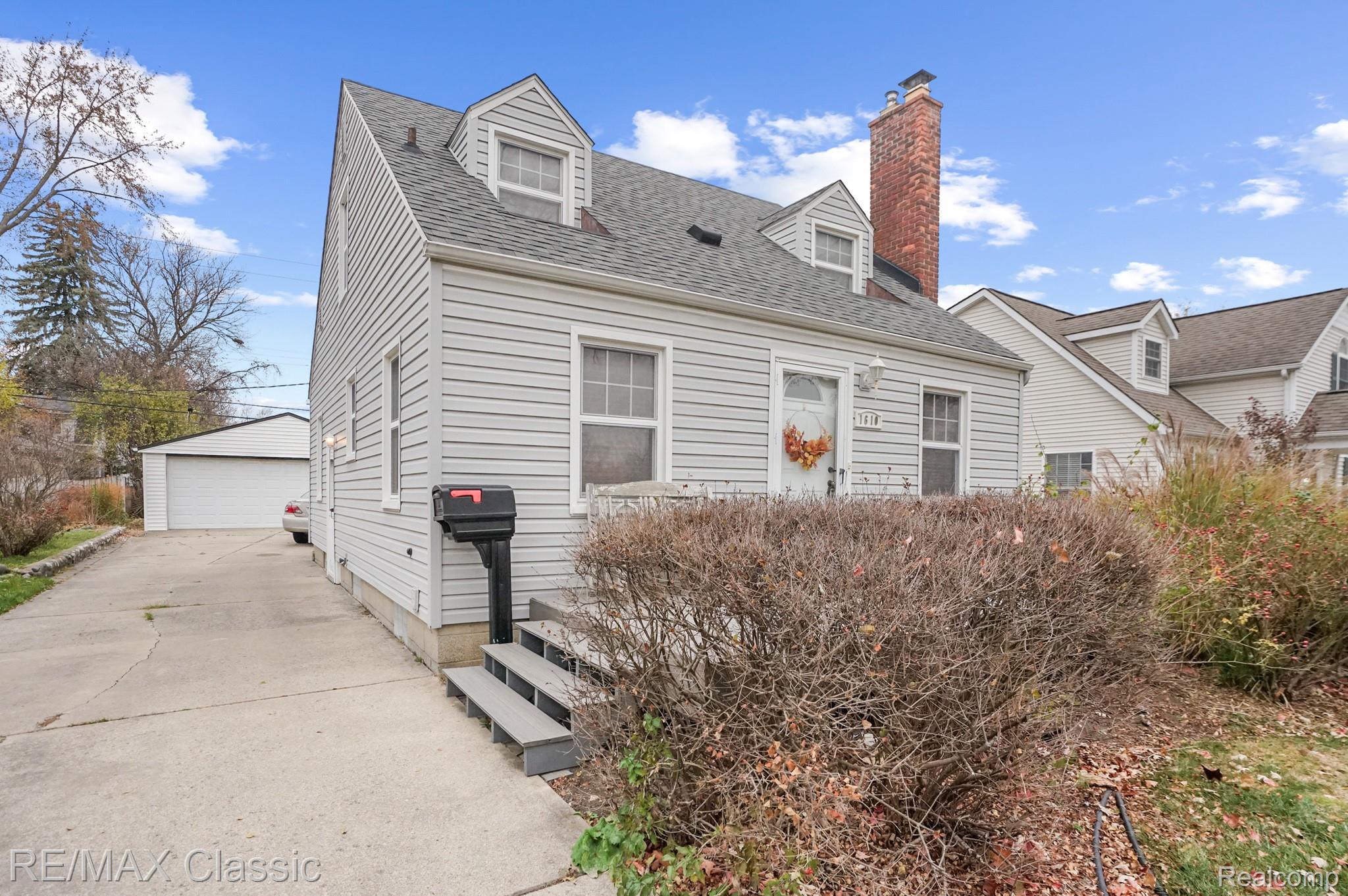 1610 Larkmoor Boulevard