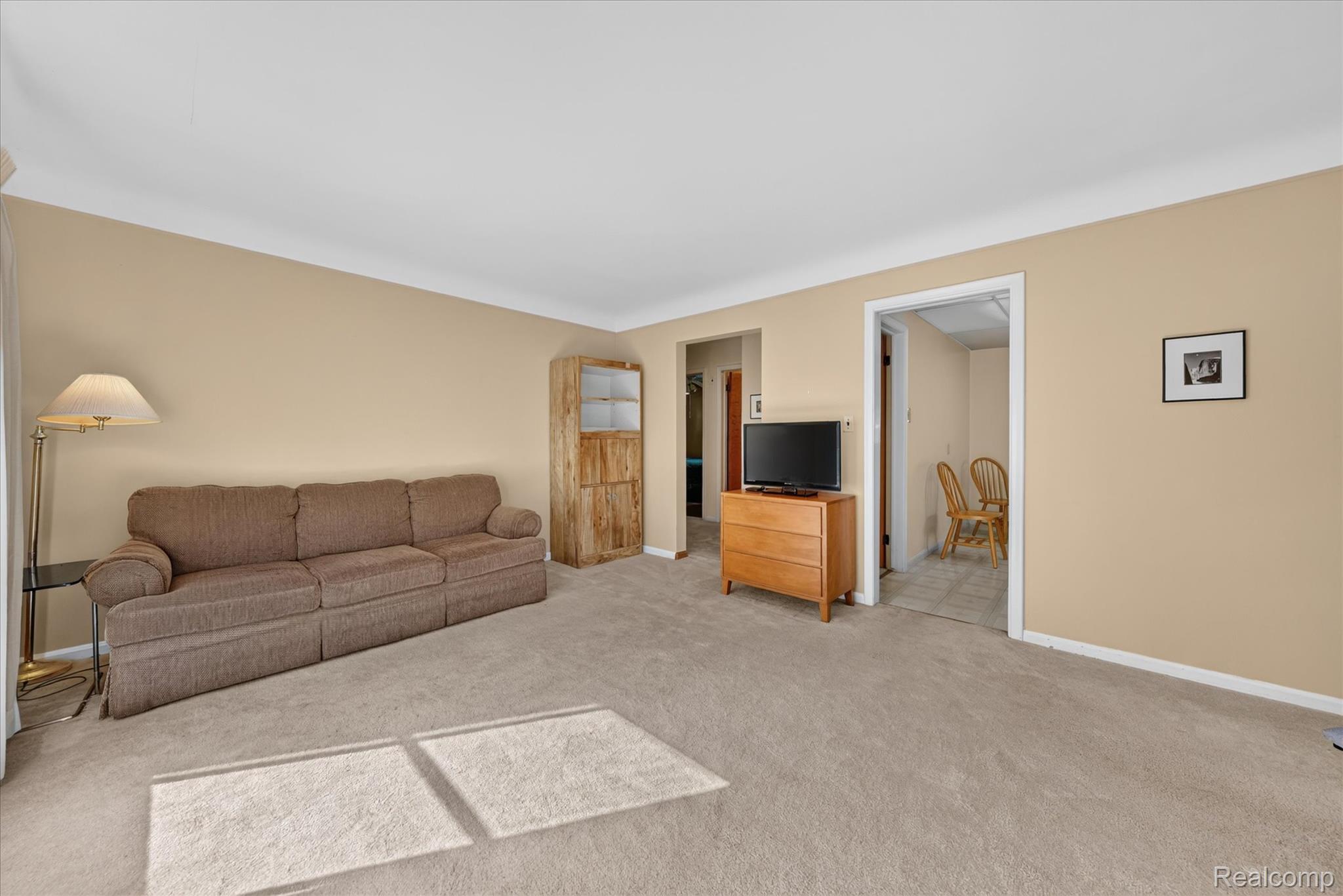 9561 Salem