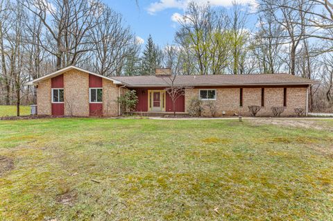 Photo of 250 Scottshill Road, Milford Charter Township, MI 48381 (MLS # 81026018708)