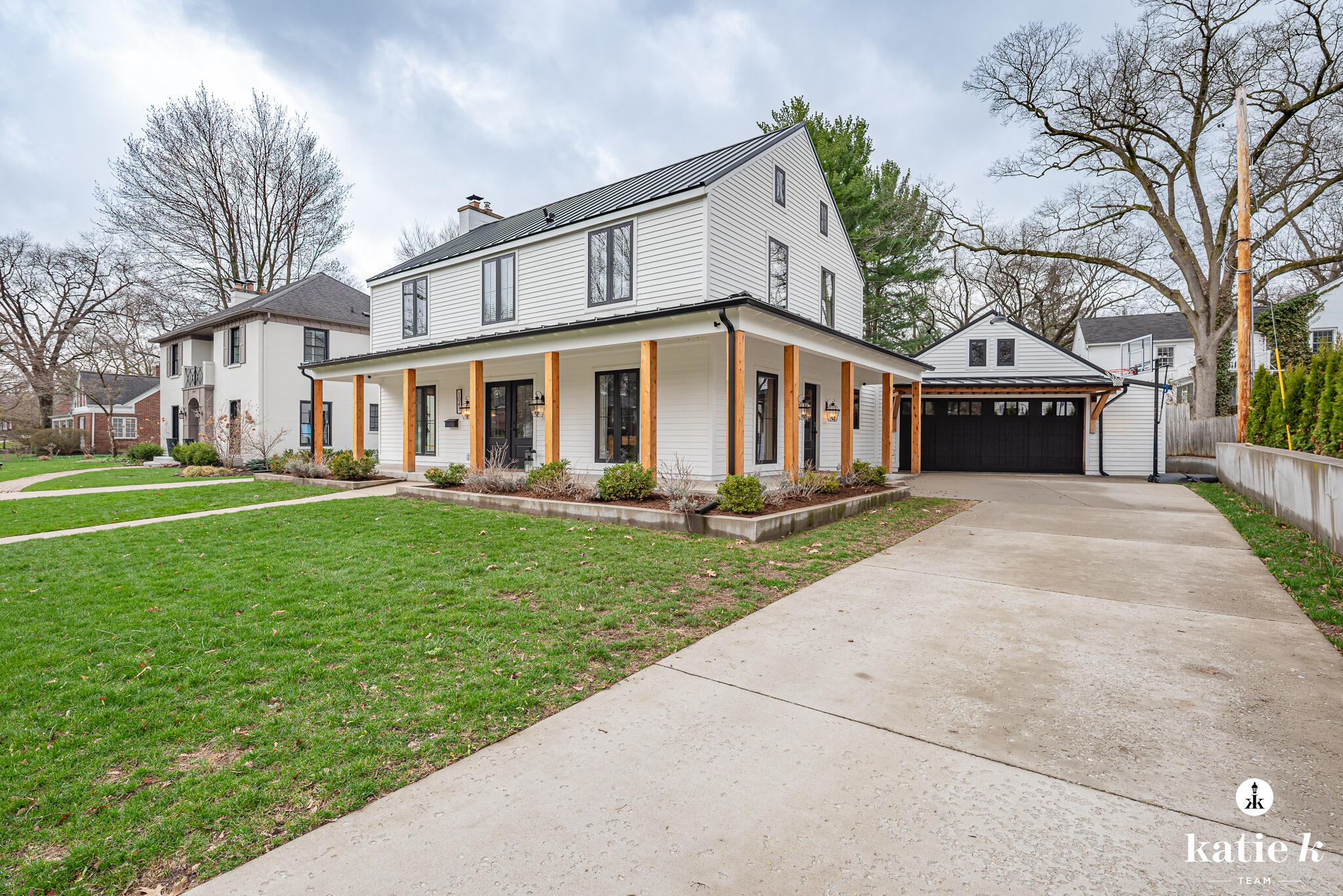 1041 Cambridge Drive SE