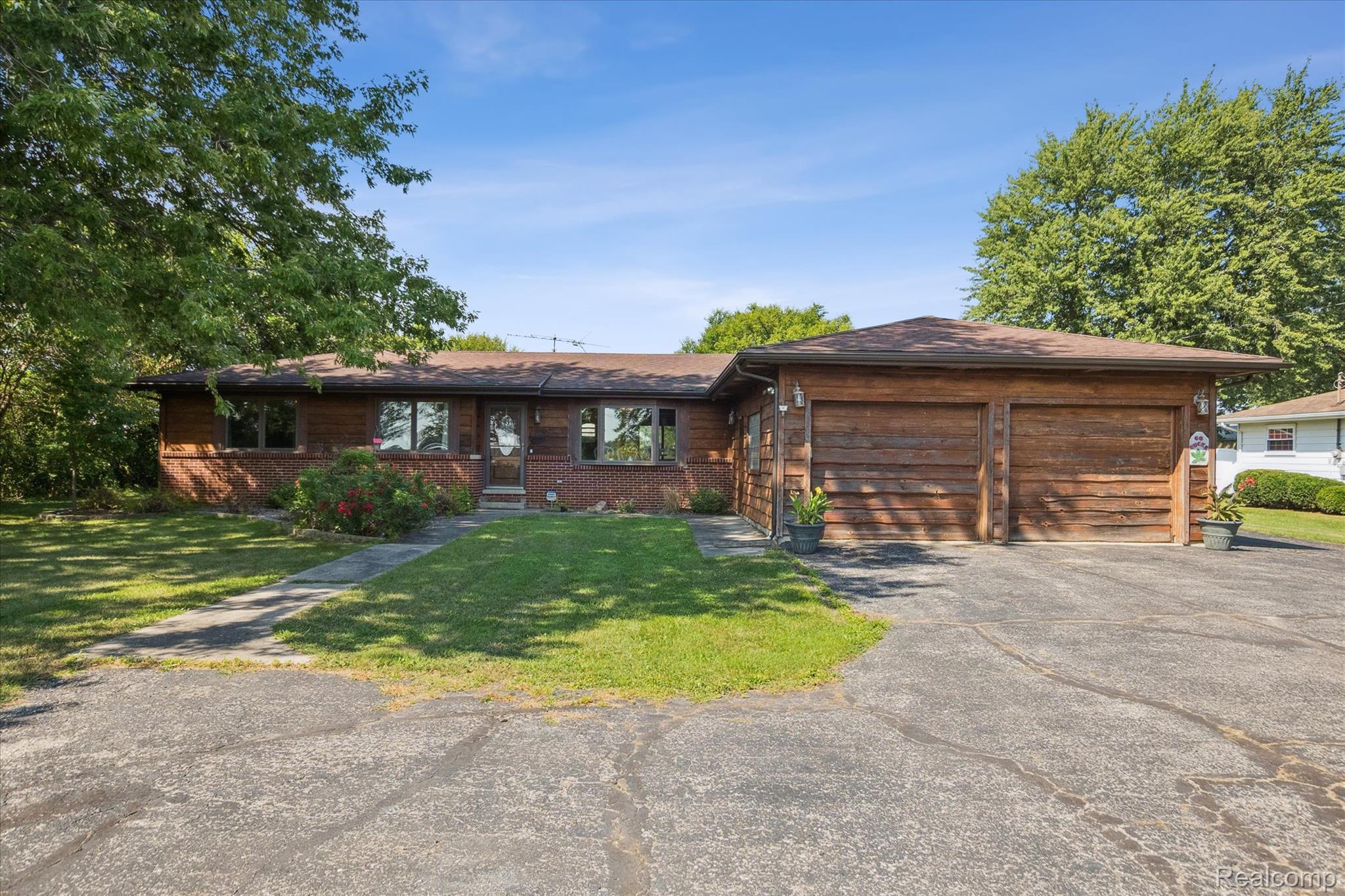 990 E Temperance Road